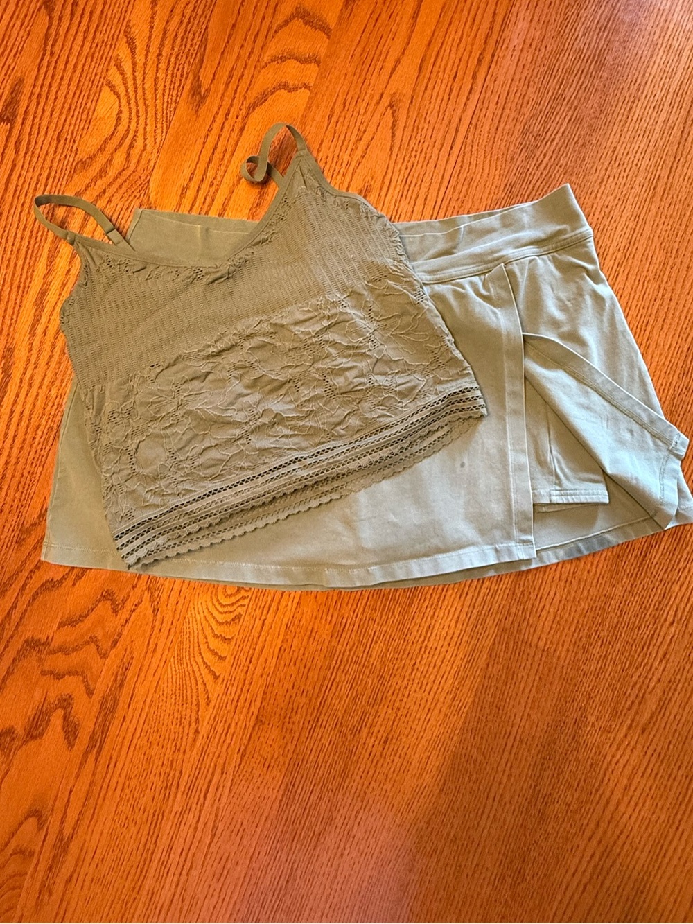 Aerie SET! green skort and bralette